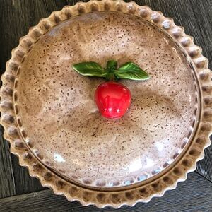 VINTAGE 70s CERAMIC COVERED APPLE PIE PLATE DISH KEEPER W/LID APPLE SLICE